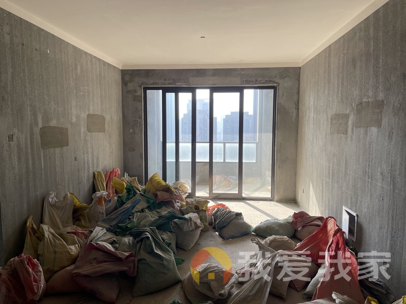 南昌我爱我家国贸蓝湾 南北通透，采光好 中间楼层