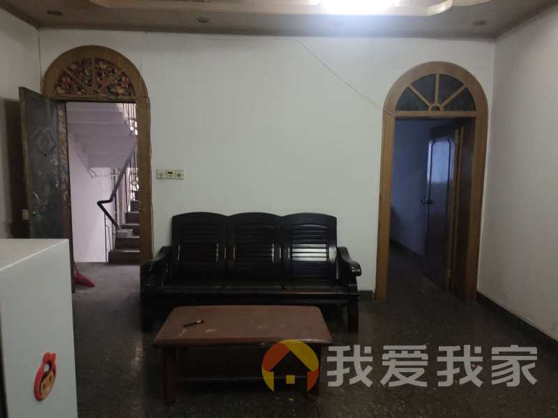 荣昌小区 南北通透，采光好 装修好，环镜优美 近地铁 视野好，诚心出售