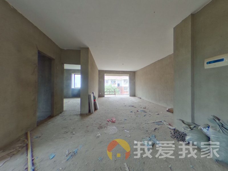 南昌我爱我家满五唯一带落地阳台；可以拎包入住位于小区中间位置不临街环境安