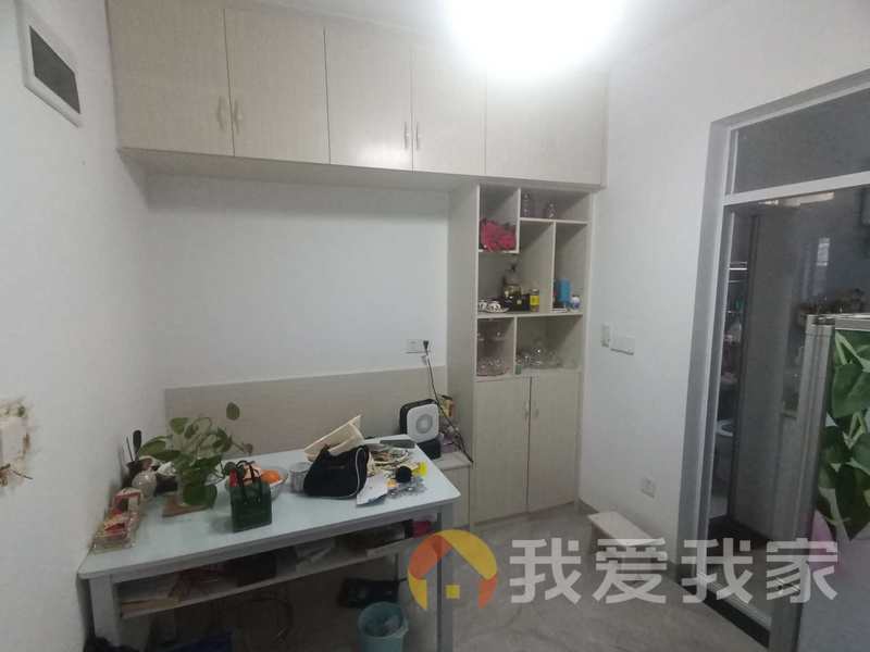梧桐巷 南北通透，采光好 装修好，环镜优美 视野好，诚心出售