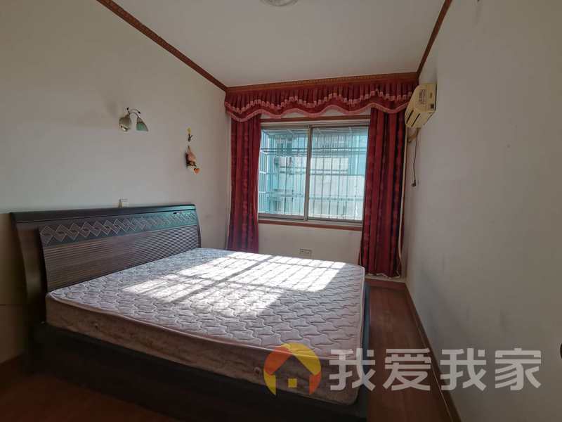 梧桐小区 南北通透，采光好 装修好，环镜优美 视野好，诚心出售