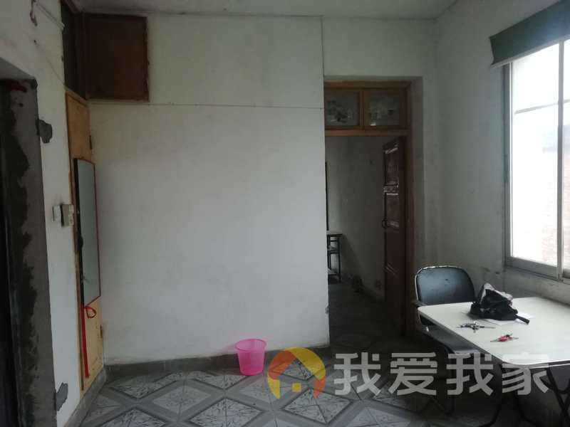 北京东路60号安装公司宿舍（南区） 南北通透，采光好 视野好，诚心出售