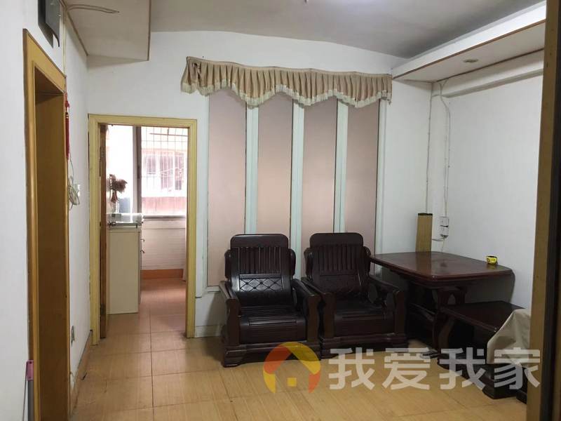 贤士湖住宅区贤士花园 南北通透，采光好 视野好，诚心出售