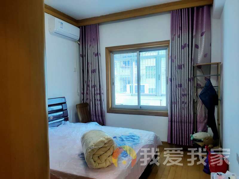 荣昌小区 南北通透，采光好 近地铁 视野好，诚心出售