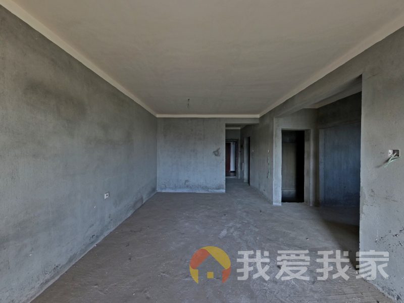 新出笋盘！出价就卖！这个价格含家具！楼层好，视野开阔，采光佳