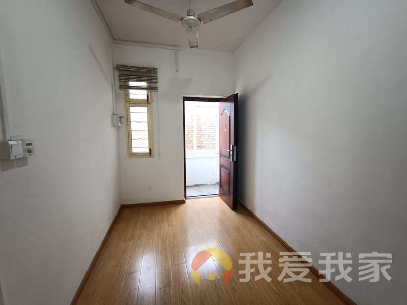 南昌我爱我家铁路五村 南北通透，采光好 近地铁 视野好，诚心出售