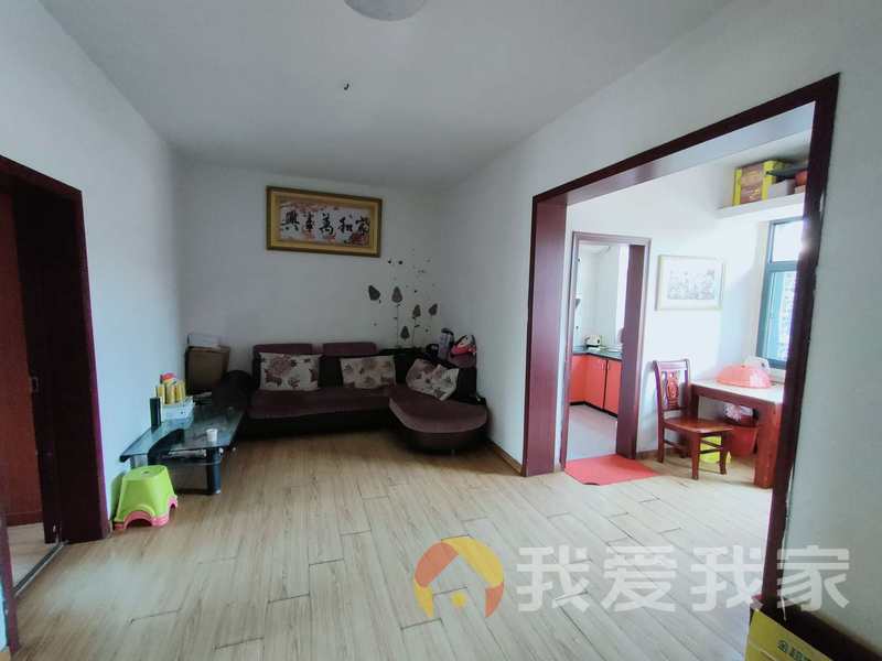 农贸西路安居小区 南北通透，采光好 装修好，环镜优美 视野好，诚心出售