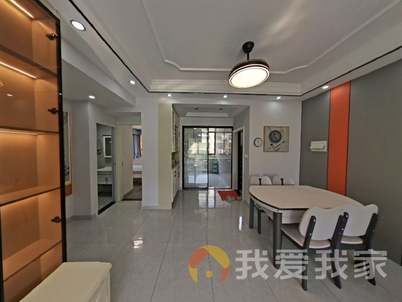幸福时光一期 南北通透，采光好 装修好，环镜优美 视野好，诚心出售