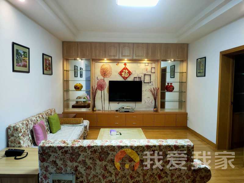 荣昌小区 南北通透，采光好 装修好，环镜优美 近地铁 视野好，诚心出售