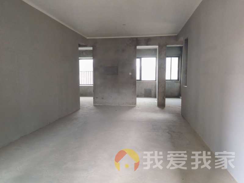 中骏尚城 南北通透，采光好 视野好，诚心出售