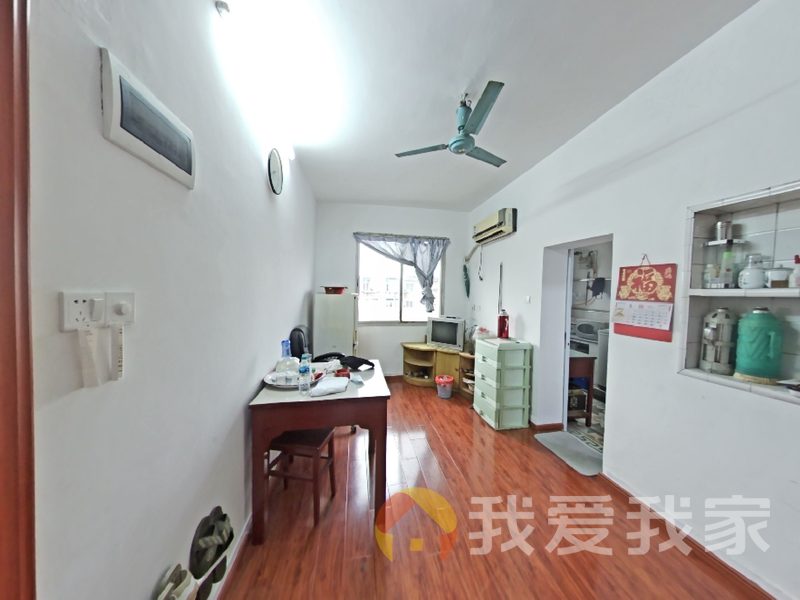 麻纺宿舍一区 南北通透，采光好 装修好，环镜优美 视野好，诚心出售