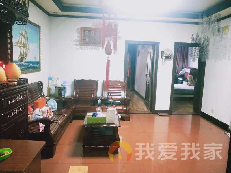 船山路 南北通透，采光好 装修好，环镜优美 视野好，诚心出售
