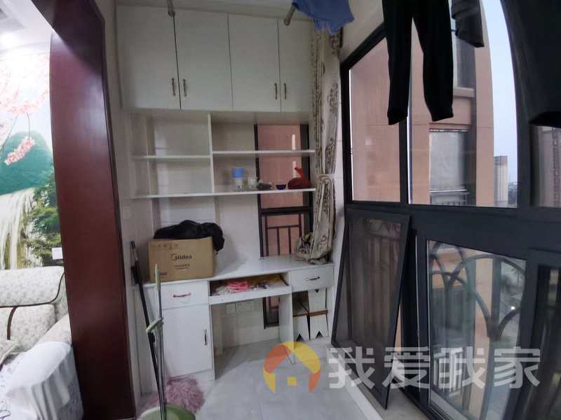 南昌我爱我家位于中间位置不临街坯境安静，前后无遮挡，居住舍适，满五年