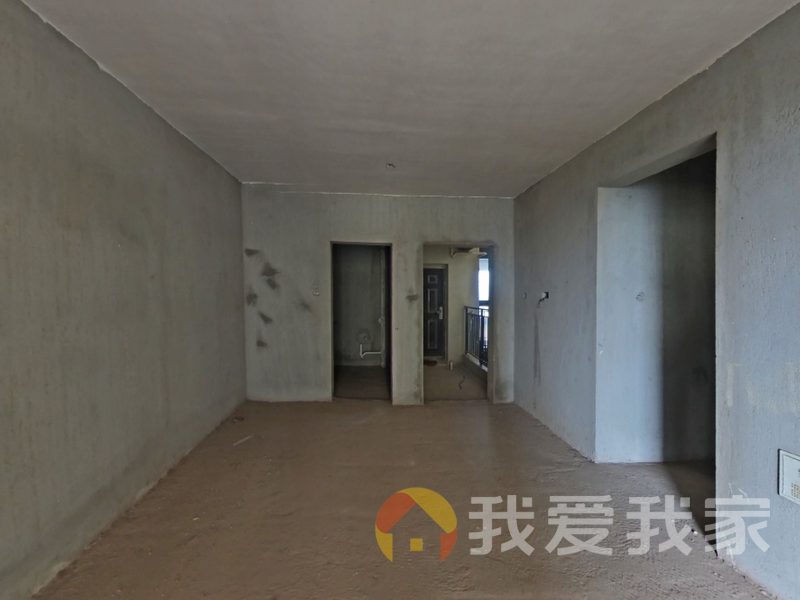九龙阳光一期 南北通透，采光好 中间楼层