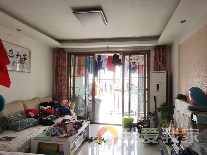 南昌我爱我家世纪风情三期四号地块 南北通透，采光好 装修好，环镜优美 近地铁 中间楼层