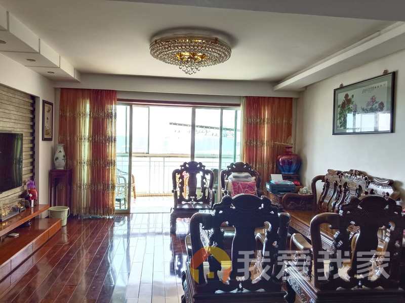 南昌我爱我家鹿璟名居 南北通透，采光好 装修好，环镜优美 中间楼层