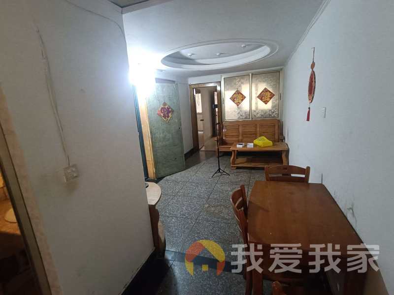 房子满五、进地铁  房型方正、小区环境安静、阳光充足