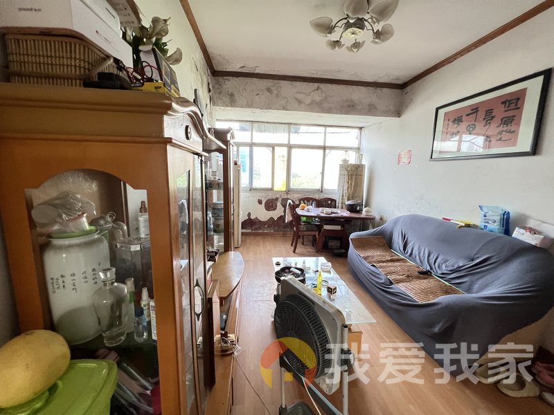 里洲小区 南北通透，采光好 装修好，环镜优美 视野好，诚心出售
