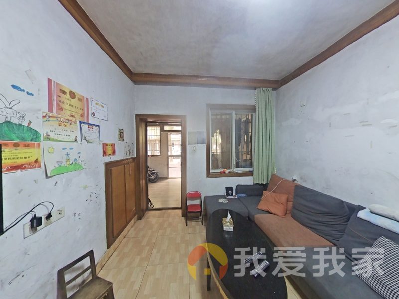 南昌我爱我家青山湖小区 南北通透，采光好 近地铁 周边匹套完善，，出行方便