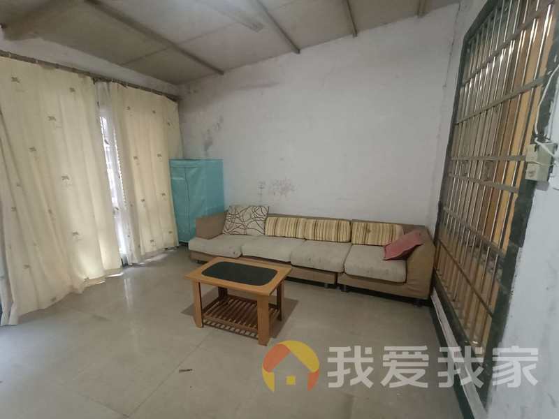 青山湖小区 南北通透，采光好 近地铁 周边匹套完善，，出行方便