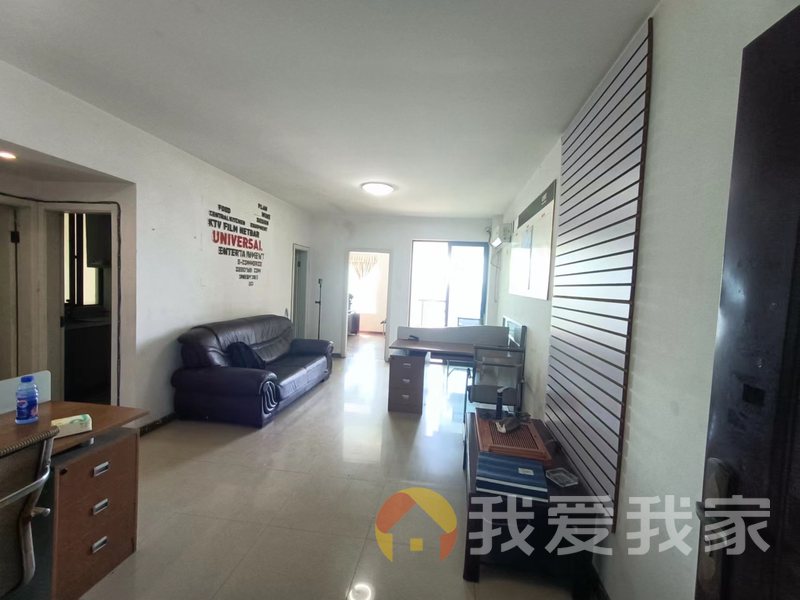 一线湖景 房龄新 近地铁 间间有窗 家装装修