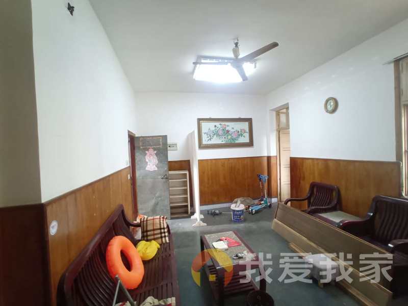 新建区兴国路 南北通透，采光好 视野好，诚心出售