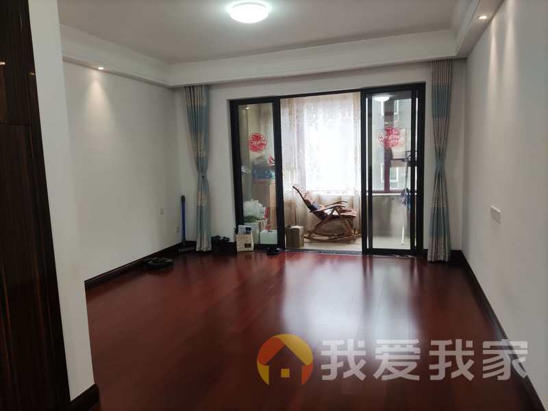 中海御锦公馆（锦钰名苑） 南北通透，采光好 装修好，环镜优美 周边匹套完善，，出行方便