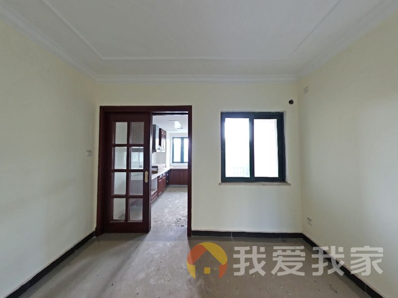 恒大绿洲四期 南北通透，采光好 装修好，环镜优美 近地铁 周边匹套完善，，出行方便