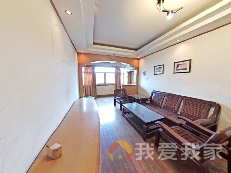 解放西路145号邮政宿舍 南北通透，采光好 视野好，诚心出售