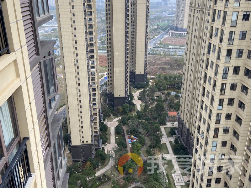 已满五年，房东诚心出售。