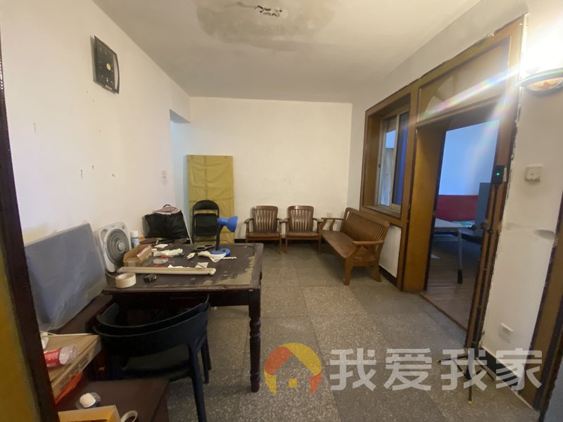 船山路 南北通透，采光好 视野好，诚心出售