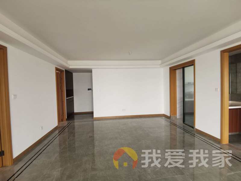 南昌我爱我家融创翰江府（万达文化旅游城G区） 南北通透，采光好 装修好，环镜优美 近地铁 中间楼层