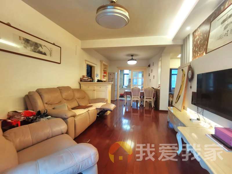 南昌我爱我家溪湖春天 南北通透，采光好 装修好，环镜优美 中间楼层