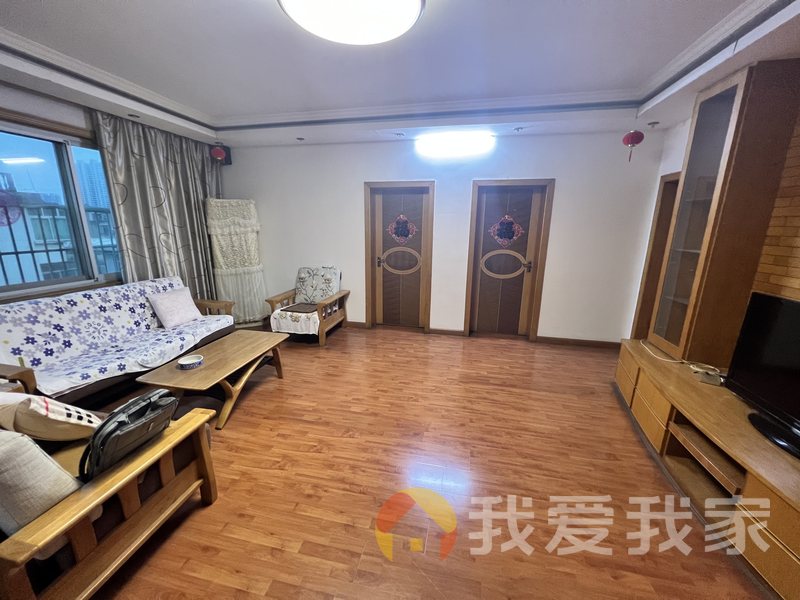 南昌我爱我家贤士二路20号国防工办宿舍 南北通透，采光好 装修好，环镜优美 视野好，诚心出售