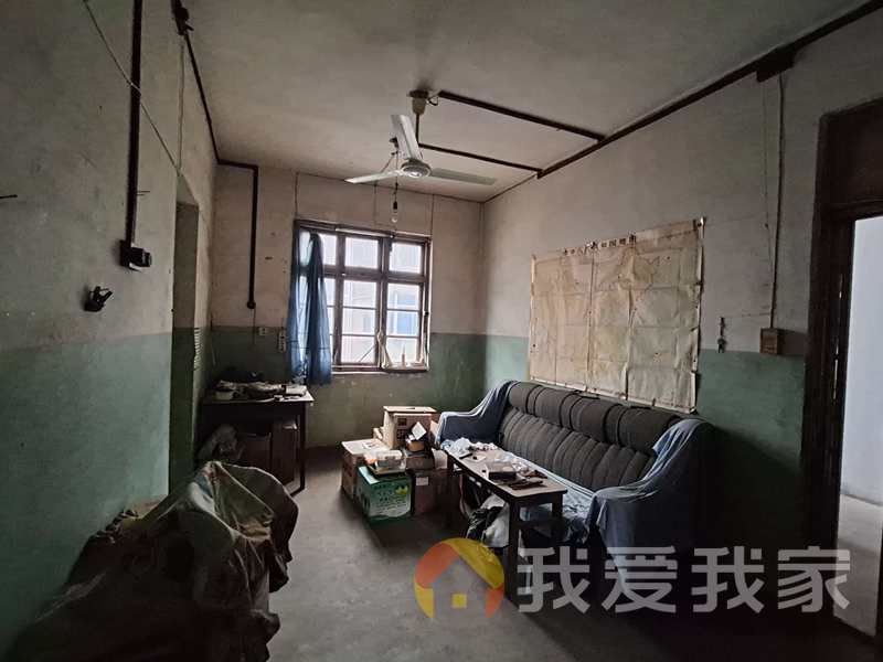 师大南路54号手表厂宿舍(金芯社区) 南北通透，采光好 近地铁 视野好，诚心出售