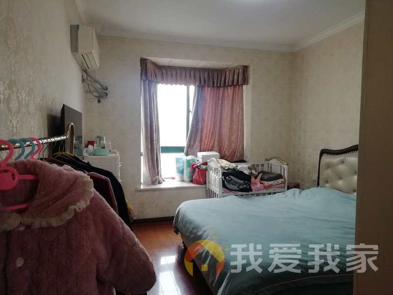 罗马象湖壹号 南北通透，采光好 装修好，环镜优美 视野好，诚心出售