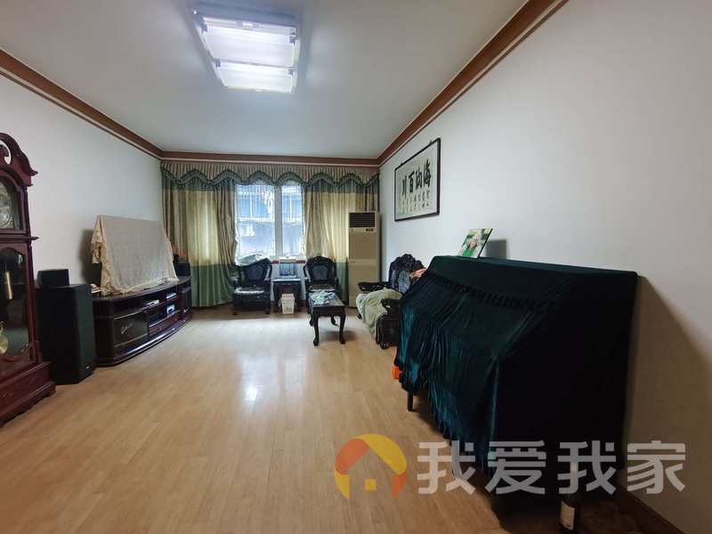 南昌我爱我家坝口巷 南北通透，采光好 装修好，环镜优美 近地铁 视野好，诚心出售
