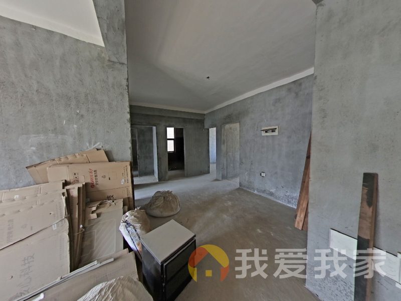 南昌我爱我家满五唯一带落地阳台；可以拎包入住位于小区中间位置不临街环境安