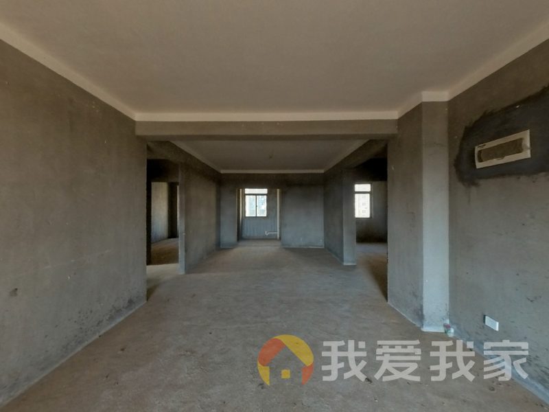 满五唯一带落地阳台；可以拎包入住位于小区中间位置不临街环境安