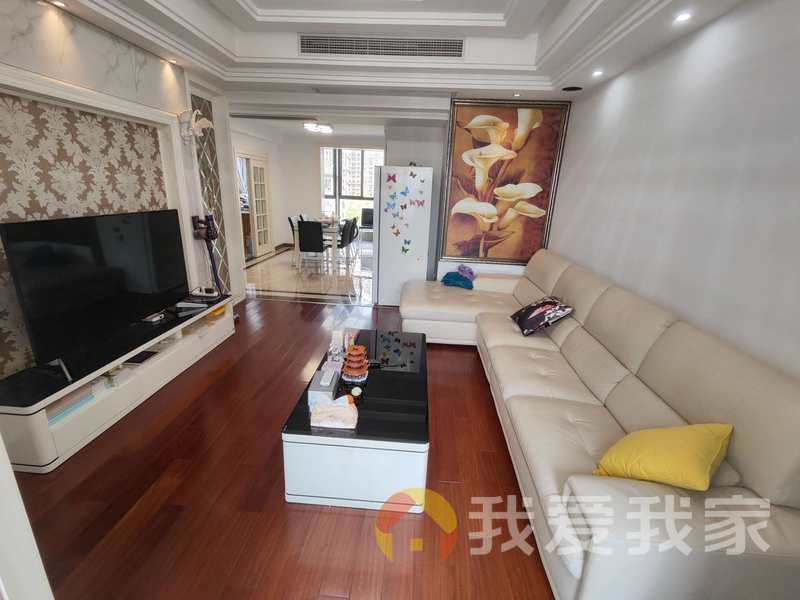 南昌我爱我家绿地新都会 装修好，环镜优美 近地铁 视野好，诚心出售