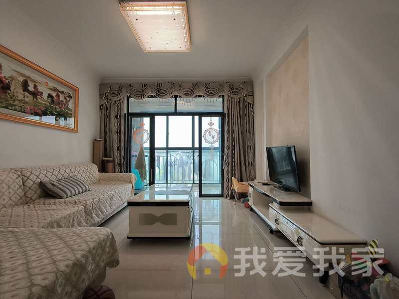 洪城东公馆 南北通透，采光好 装修好，环镜优美 视野好，诚心出售