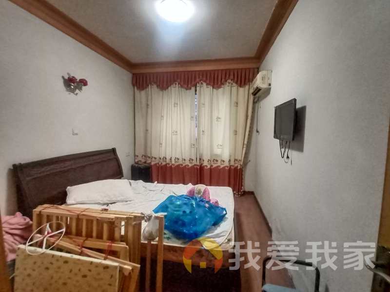 万福寺1号九九电子厂宿舍 南北通透，采光好 装修好，环镜优美 中间楼层