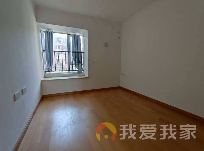 南昌我爱我家万科红郡（万科红墅） 南北通透，采光好 装修好，环镜优美 周边匹套完善，，出行方便