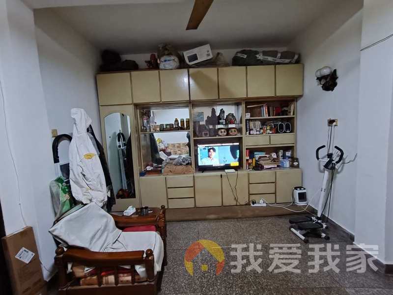 南昌我爱我家前后无遮挡....自住保持干净清爽....看房方便