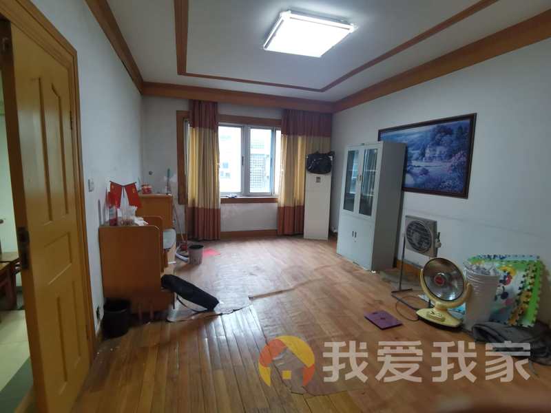 南昌我爱我家青山南路 南北通透，采光好 装修好，环镜优美 近地铁 视野好，诚心出售