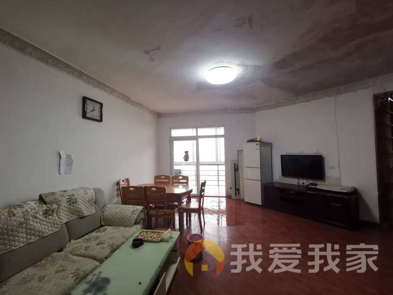 红原星城 装修好，环镜优美 中间楼层
