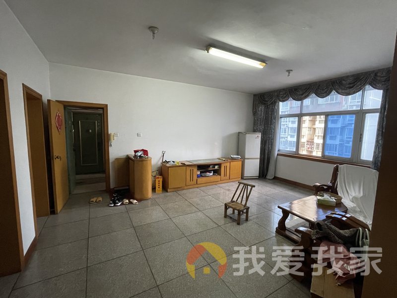 江大南路19号劳动厅宿舍 南北通透，采光好 装修好，环镜优美 近地铁 视野好，诚心出售