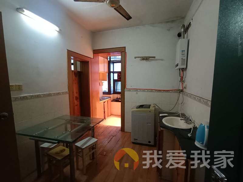 铁路二村 南北通透，采光好 视野好，诚心出售