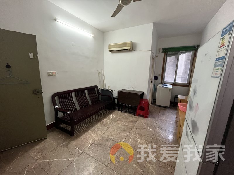 满五唯一小区地段位置配套成熟地段，生活圈非常丰富，视野开阔，