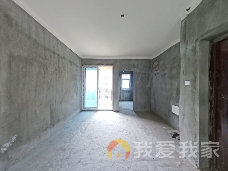 正宗电梯洋房，南北通透三房，离学校500米